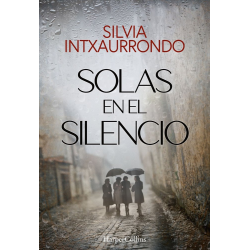 SOLA EN EL SILENCIO